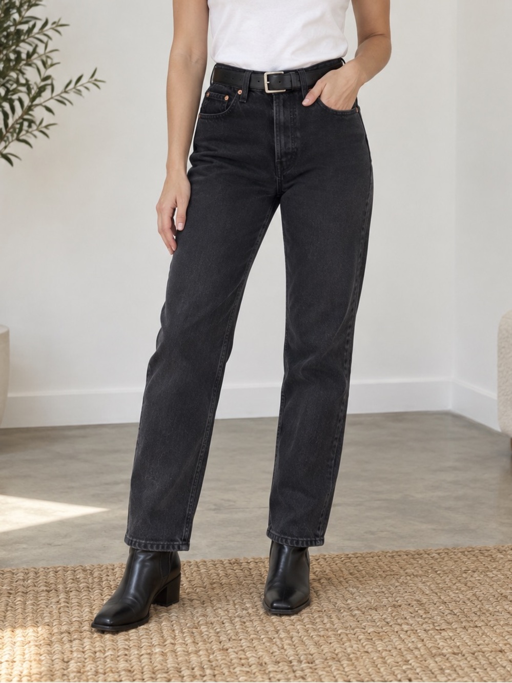 Levi’s 501 Original Black Button Fly Straight Leg Jeans W28 L30 Women Minimalist